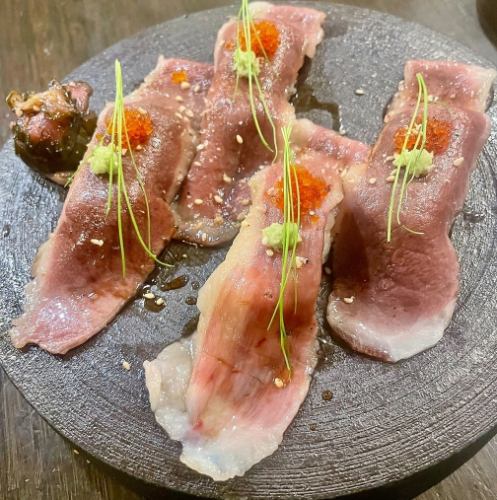 黒毛和牛肉寿司