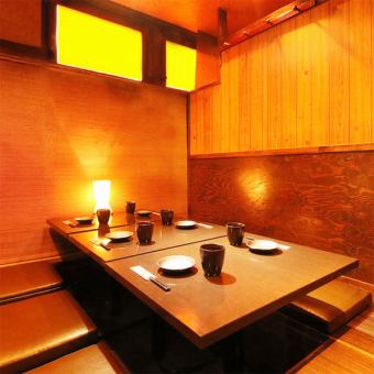 These horigotatsu seats are popular for drinking parties with colleagues and mothers' gatherings. Depending on the situation, it is possible to use the spacious room for up to 4 people.