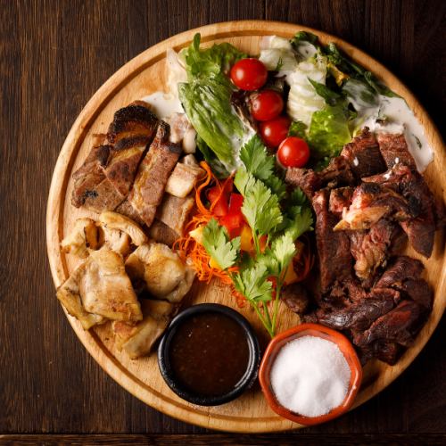 ★Special meat plate [horse, chicken, cow, pig]★