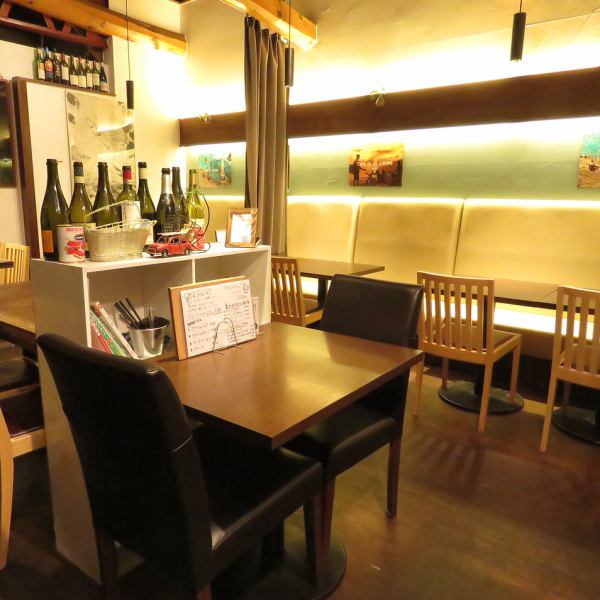 Lively at the table seats.In the store where you can relax ♪ enjoy the sofa seats ★ Why not visit once?