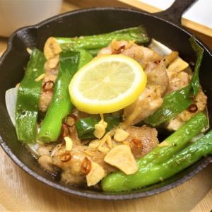 Set of Kyoto Prefecture Kujo green onions and Kyotanba chicken with garlic butter