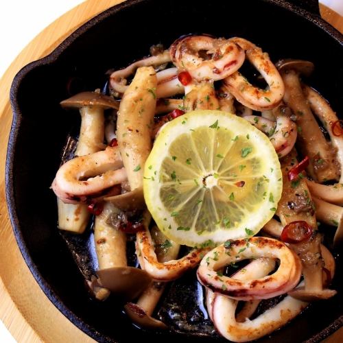 Tanba Shimeji Mushroom and Squid Sauteed with Anchovies