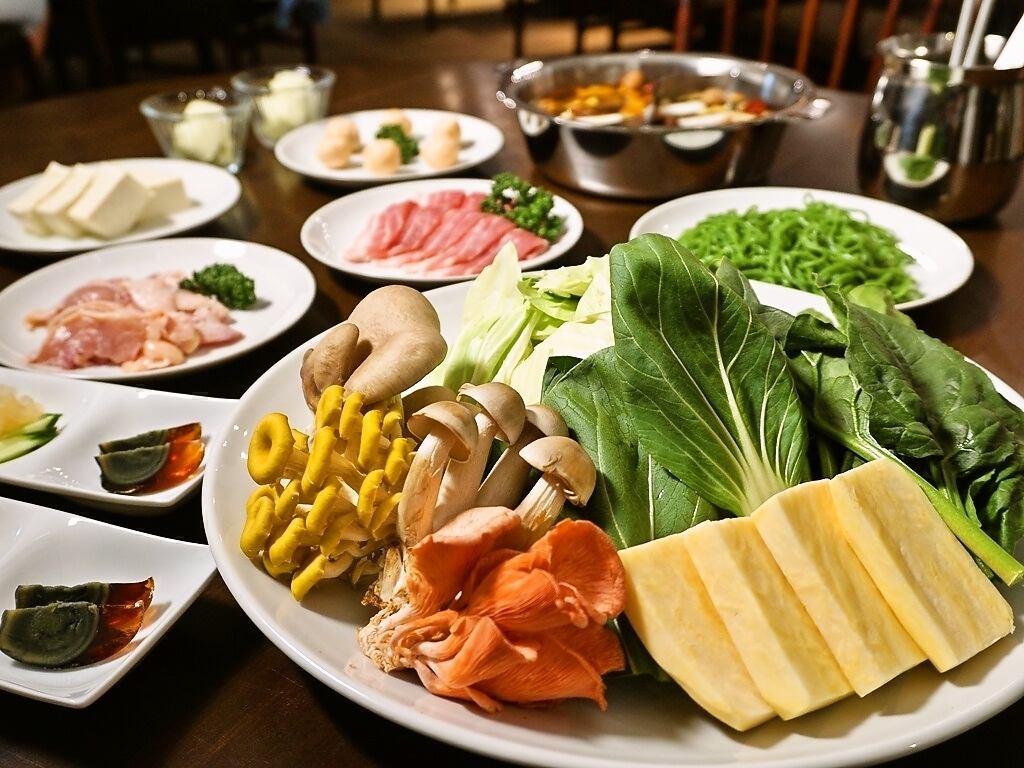 黑猪肉、和牛等12道菜品!豪华套餐5,000日元(含税)，非常适合招待或纪念日。