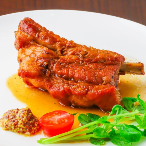 特製スパイスが引き立てる鶏肉の旨味！地鶏スパイス焼き　1,380円 (税込)