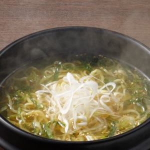 Stone pot sesame and onion salt ramen