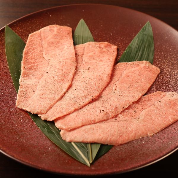 【芳醇な旨み】みすじ◆きめ細かい刺しが特徴の肩の霜降り部位
