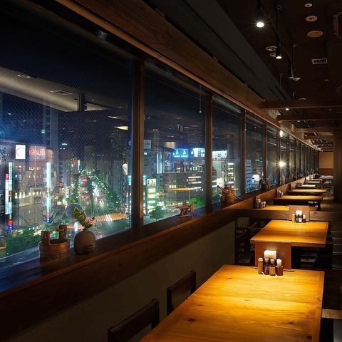 The table seats by the window are special seats where you can enjoy the night view of Sannomiya.The seats are full of delicious food, delicious sake, and a beautiful night view.It's good to go with friends and acquaintances, and it's the perfect seat for a date.Advance reservation is recommended.[Sannomiya Izakaya Date Drinking Party Joint Party]