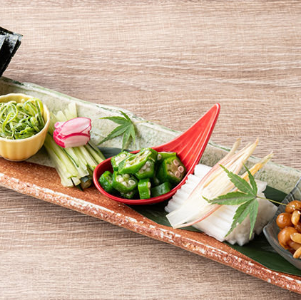 Kagisho Sticky salad of okra, yam and nametake mushrooms wrapped in Akashi seaweed