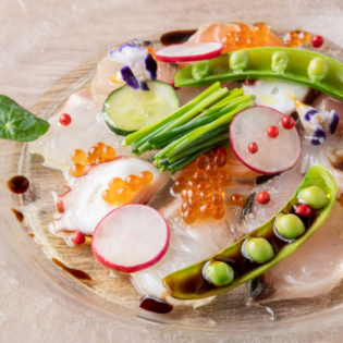 Eat the seafood of Akashi Kaikyo carpaccio made with the seafood of the Akashi Strait
