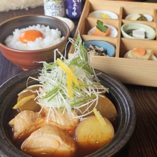 11月：「淡路鶏と大根の和風トマト煮込み」月替わり夜御膳（ご飯・お味噌汁おかわり自由）