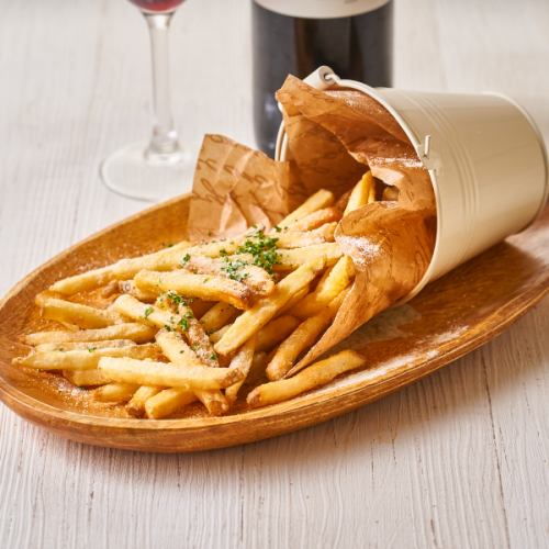 French fries with 3 kinds of cheese