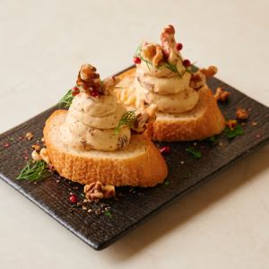 蜂蜜起司配堅果和無花果