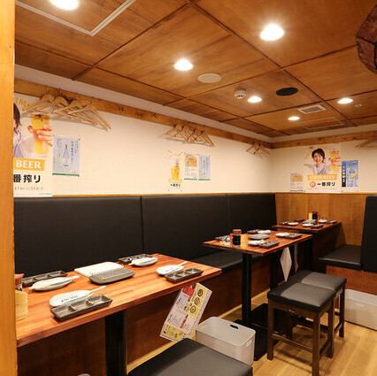 2階のお席は最小で30人から40人貸し切り可能です!３階は個室貸し切り最小8人から12人まで可能。会社のご宴席やご友人とのお集まりにもご活用いただけます。ご希望のお客様は、ご予算に応じてご対応させて頂きますので、お気軽にご相談下さい♪ご予約お待ちします。全席喫煙可能です。