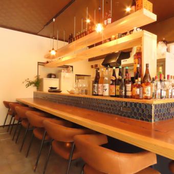 We have stylish counter seats that resemble a bar counter.It's also recommended for dates and meals with friends. Enjoy a wonderful time while enjoying food and drinks from all over the country!