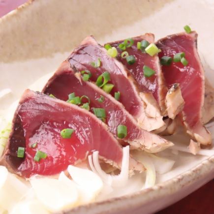 【推薦套餐】<含90分鐘無限暢飲>3種美味、牛舌牛排、炸沙丁魚等8道菜5,850日圓(含稅)