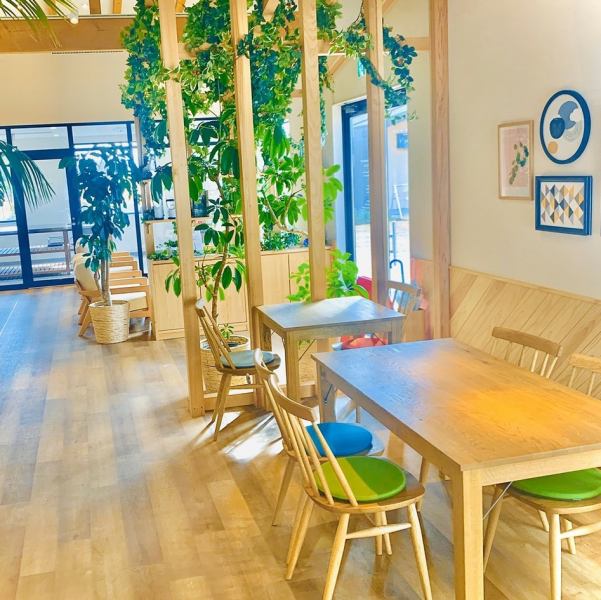 [The store full of openness] You can enjoy your meal in the store full of openness.Recommended for moms and girls' associations.It can be used in various scenes, such as using a cafe at the end of school or using it with your family.