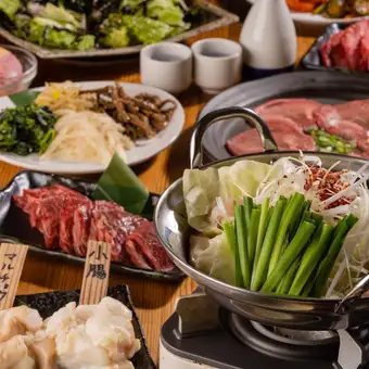 2時間飲み放題付『歓送迎会特別コース』　4,500円(税込)3種の選べるお鍋＋人気のホルモン