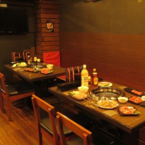 全席に仕切りがあり、プライベート飲みにも使え、少人数宴会にも使えます。お気軽にお問合せ下さい。