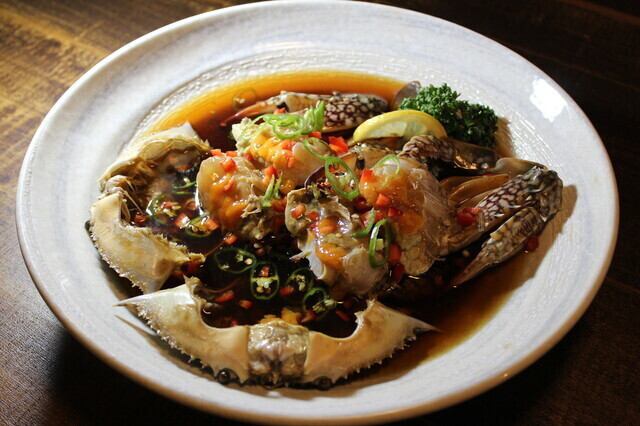 新鮮な海の幸が自慢！カンジャンケジャンをはじめとした韓国料理が楽しめる駅近食堂☆