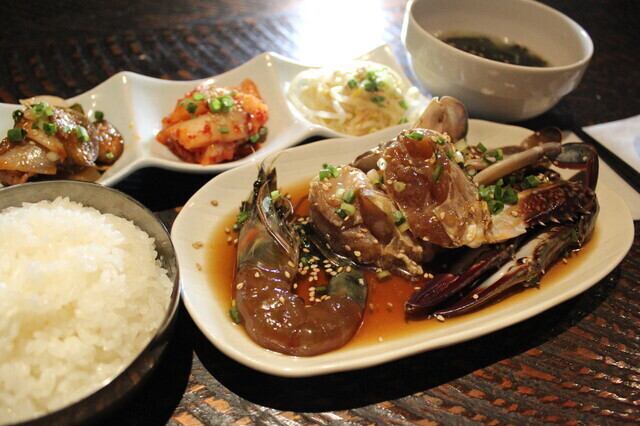 新鮮な海鮮を使用した名物料理☆