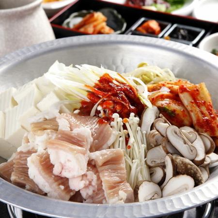 【忘新年会】全70種120分間飲み放題!大満足選べる韓国鍋コース(宴会時間150分)