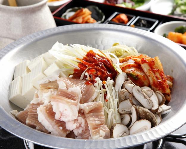 【忘新年会】全70種120分間飲み放題!大満足選べる韓国鍋コース(宴会時間150分)