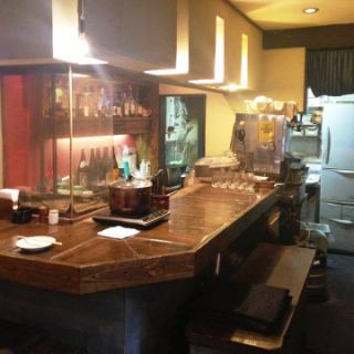 There are also 5 seats at the counter! When you want to drink quickly