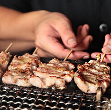 備長炭で焼き上げた焼き鳥