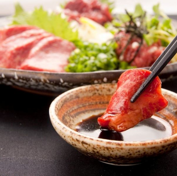 熊本【千興ファーム】直送の新鮮馬刺し各種！赤身・ふたえご・上馬刺し・霜降りと各部位の馬刺しをご用意！