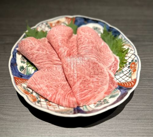 Newly opened in Shin-Imamiya! A yakiniku restaurant where you can order cuts of meat! Your favorite amount and the shape you want ♪