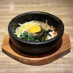 Stone-grilled bibimbap (with soup)