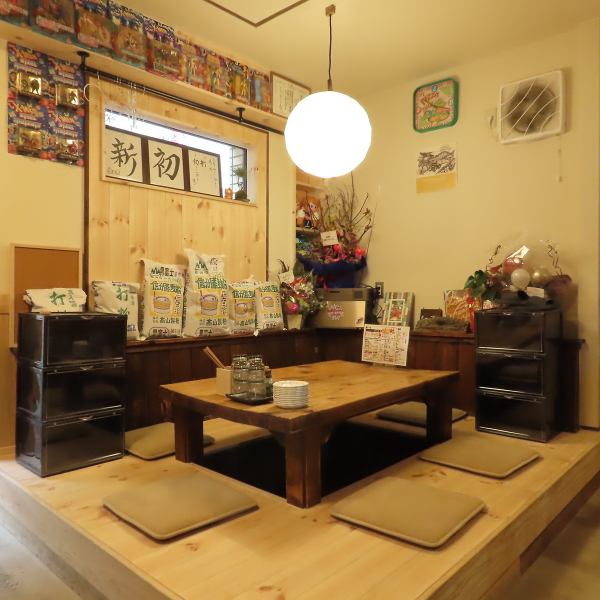 みんなでワイワイ飲み会や宴会をを盛り上げるなら、ぜひ座敷をご利用ください♪10名様以上で宴会コースもご利用いただけます！みなさんでお酒を囲みながら、特別なひとときをお過ごしください☆