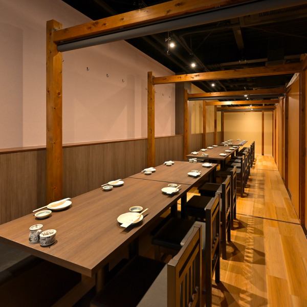 京都駅徒歩3分！和の個室は2名様～最大130名様まで対応しております。
