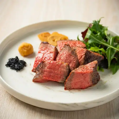 知床牛 特上 イチボステーキ 100g