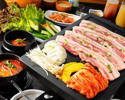 [Our popular No.1 ★] Samgyeopsal ♪ All-you-can-eat 1500 yen for one person!
