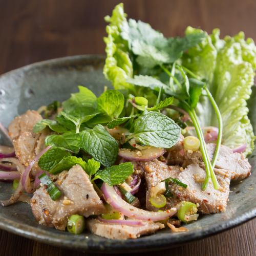 焼豚のハーブサラダ