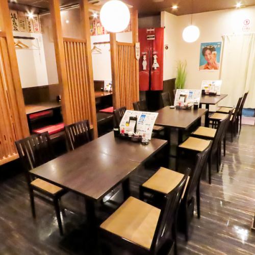 テーブル席　4名様掛けを3卓ご用意しております。