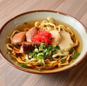 沖繩蕎麥麵（配 rafute 和 soki）