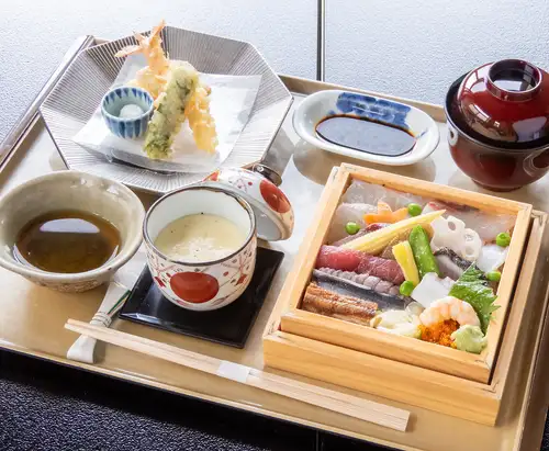 当店名物一番人気 返し寿司ランチ 吟美
