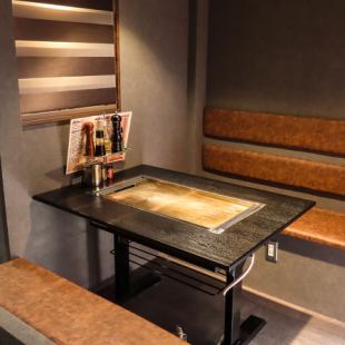 【4名テーブル×4席】