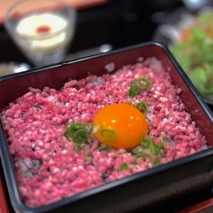 ランチ【馬肉トロネギお重　2500円】◆個室でゆったりお食事をお楽しみください！