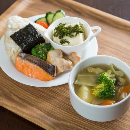 おにぎりランチプレート 1650円(税込)