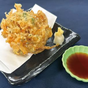 桜えびと新玉ねぎのかき揚げ