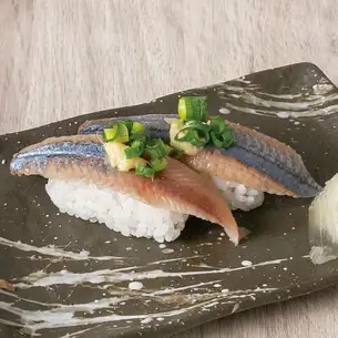 Sanma nigiri (saury sushi)