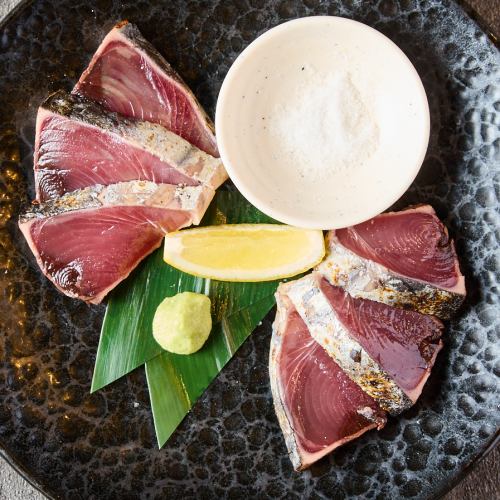 【炉端焼き】 カツオの塩炙りたたき