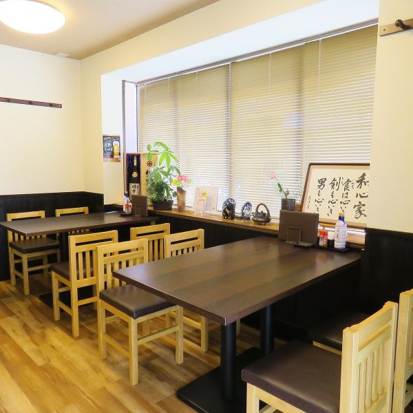 [4 people table × 2 tables] table seats that can sit comfortably.Please use business entertainment, family, friends, etc. in various scenes.While enjoying the atmosphere in the shop, you can have a calm time.