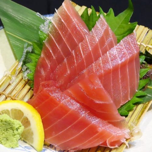 マグロ刺身　／サーモンお刺身　／マグロユッケ