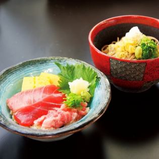 热/冷荞麦面（小）和寿司套餐