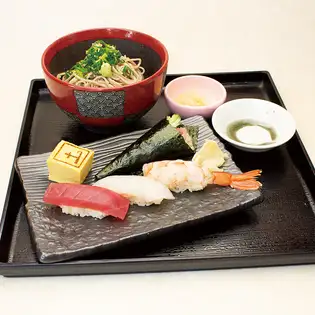 《温/冷》かけ蕎麦(小)と鮨セット