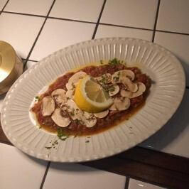 牛生肉のタルタル たっぷりのマッシュルームと瀬戸内レモン